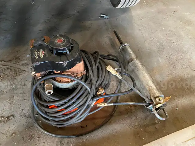 Hydraulic Rock splitter- Unknown condition 