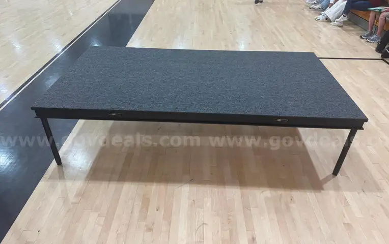 Portable stage