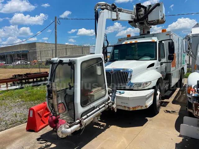 2010 Premier MT43P21-ABS De-Ice Truck
