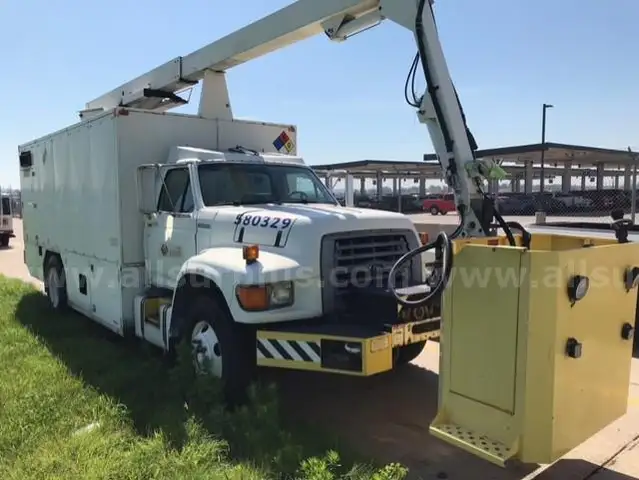 1997 Simon 2110 De-Ice Truck