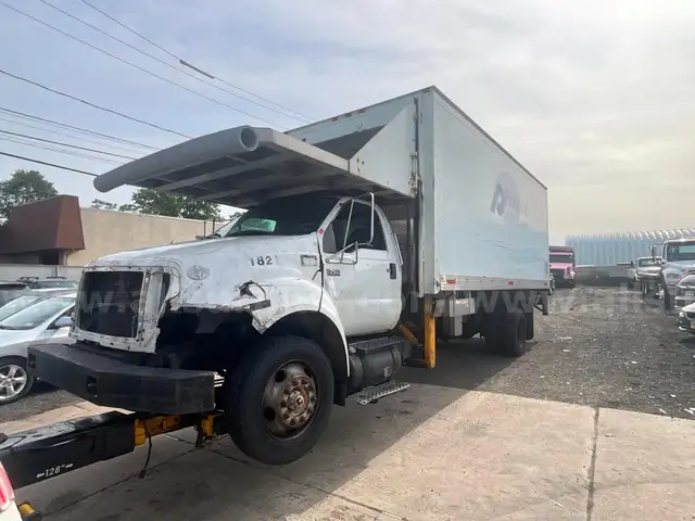 2010 Ford F-750 Regular Cab 2WD DRW