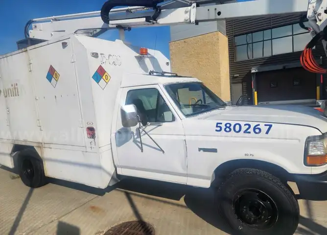 1997 Ford F-450 SD Regular Cab 2WD DRW