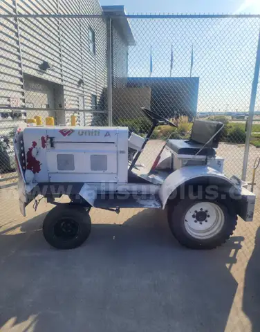 1980 HARLAN HTA Tug tractor