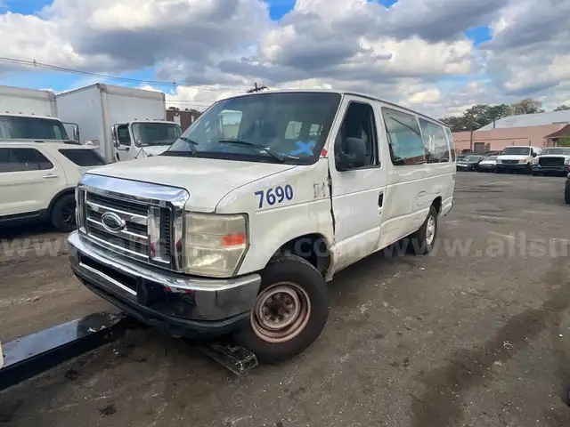 2012 Ford Econoline E-350 XLT Super Duty Extended