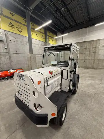 1991 TUG TECH MA40 BAGGAGE TRACTOR