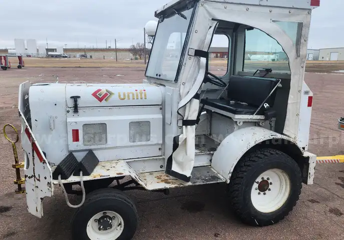 1980 TUG TECH MA30 BAGGAGE TRACTOR