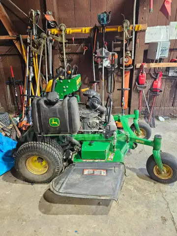 John Deere 648R QuikTrak Mower