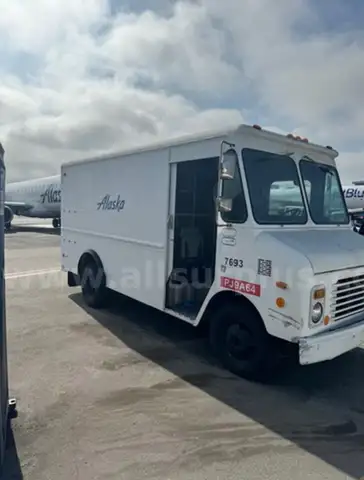 1985 CHEVROLET P-series Box truck