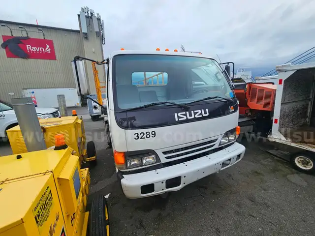 2004 Isuzu NPR -