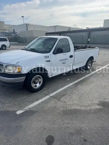 2001 Ford F-150 XL Short Bed 2WD