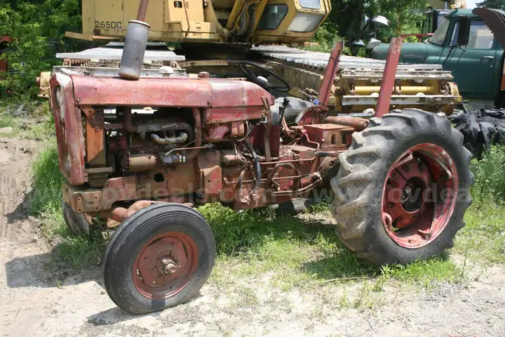 International 340 Tractor