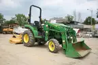 2019 4WD John Deere 2032R Tractor w/ Mower &#x26; Bucket