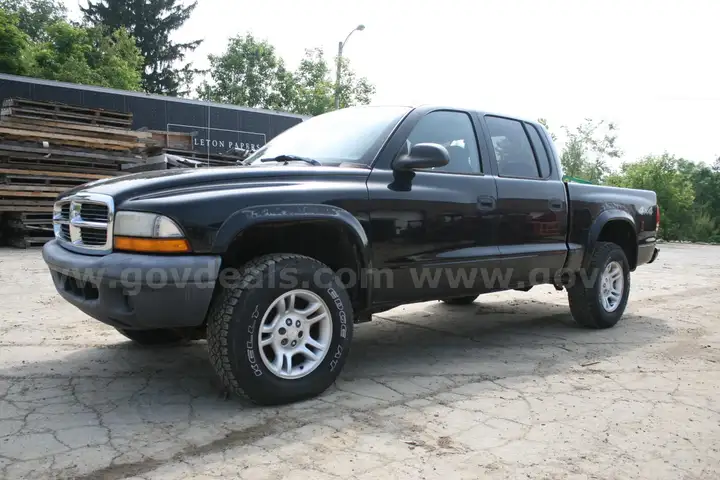 2004 Dodge Dakota Sport Quad Cab 4WD CREW CAB PICKUP 4-DR, 3.7L V6 SOHC 12V.