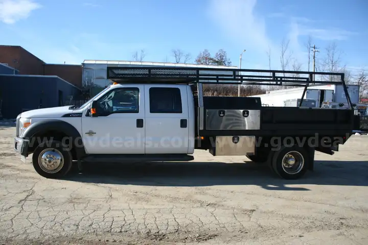 2013 Ford F-550 CREW CAB PICKUP 4-DR, 6.7L V8 OHV 16V DIESEL.