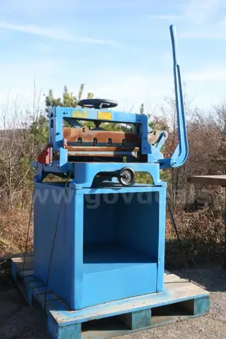 Challenge Machinery Paper Cutter Model HL 230