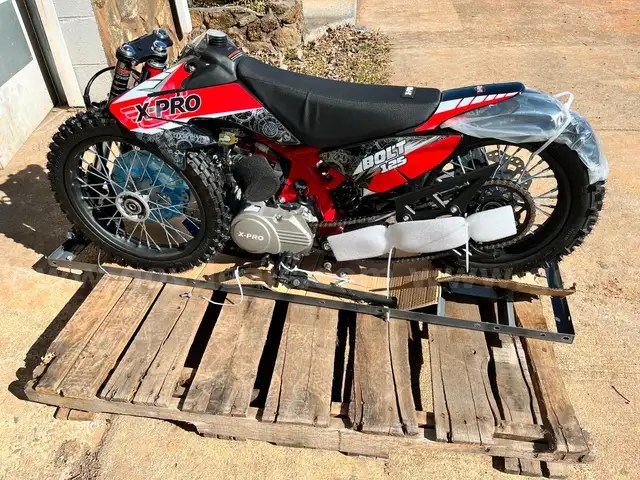 FREE FREIGHT SHIPPING &#x2013; New 125cc Dirt Bike with Zongshen Engine, 4-Speed, Inverted Forks &#x26; Hydraulic Disc Brakes