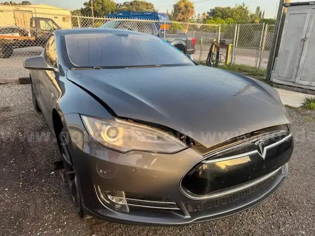 2014 Tesla Model S