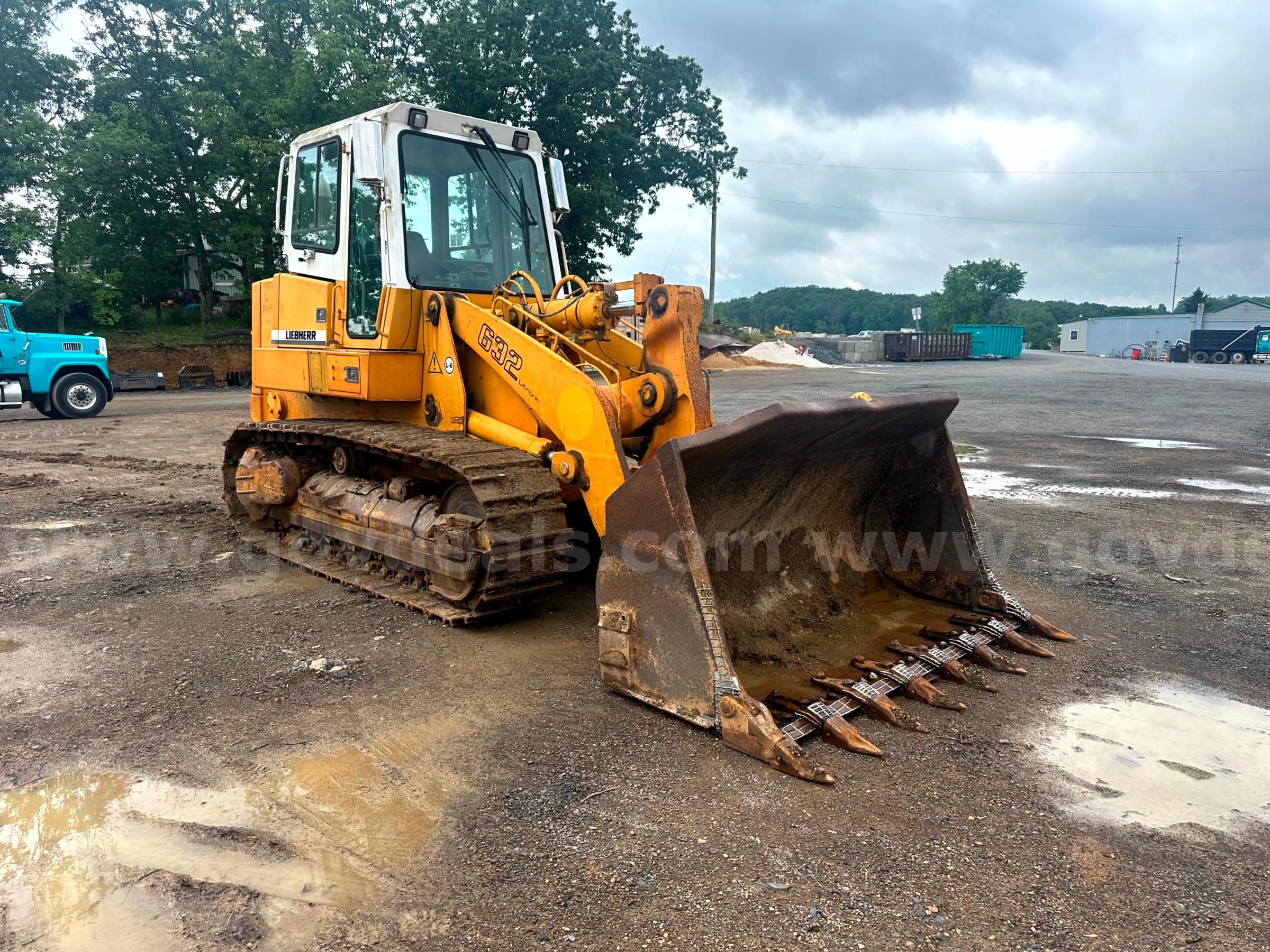 Photo of a 1999 Liebherr LR632