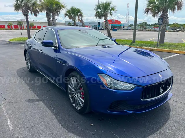 2017 Maserati Ghibli S (chocolate interior)