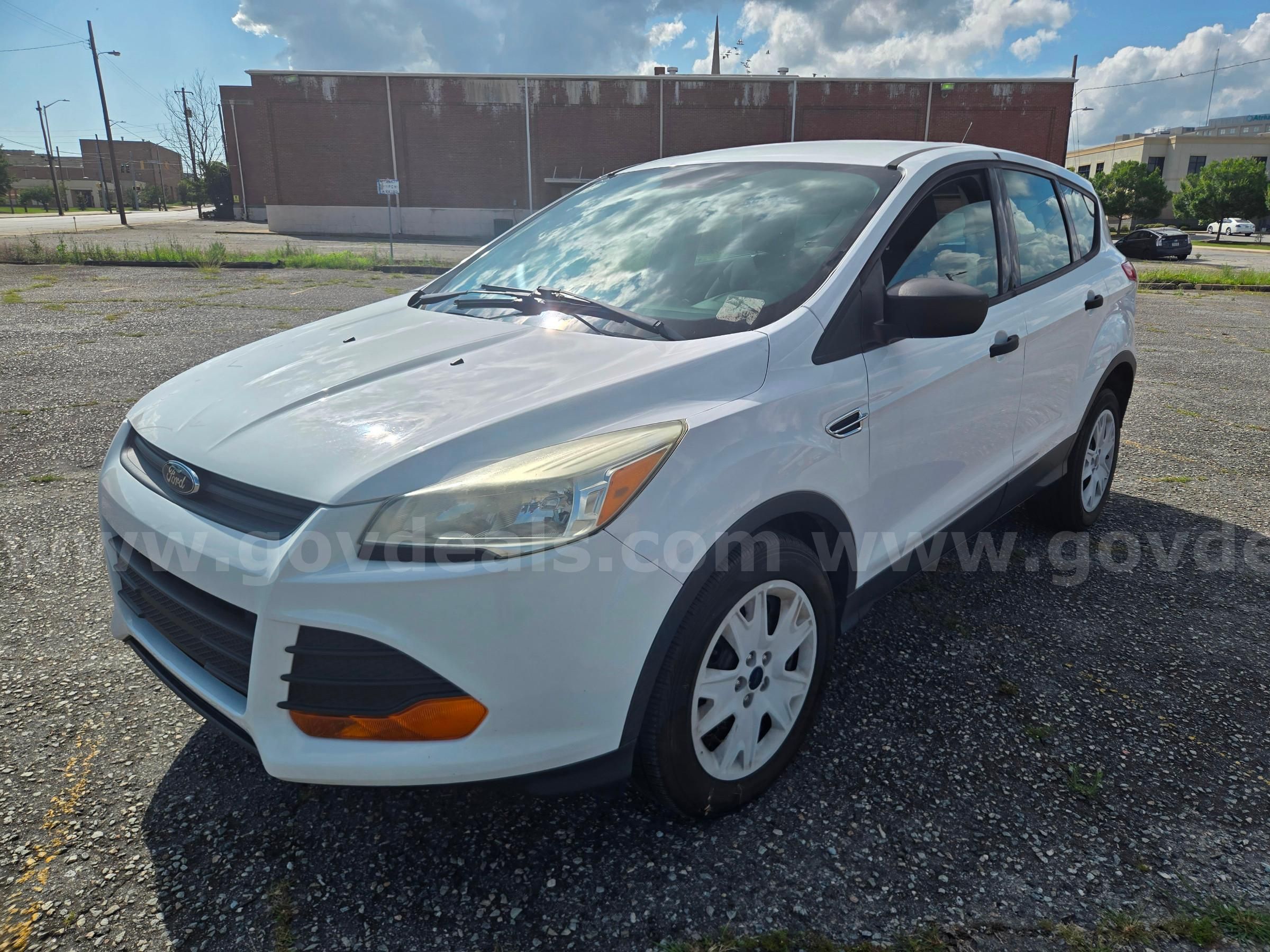 Photo of a 2016 Ford Escape SE