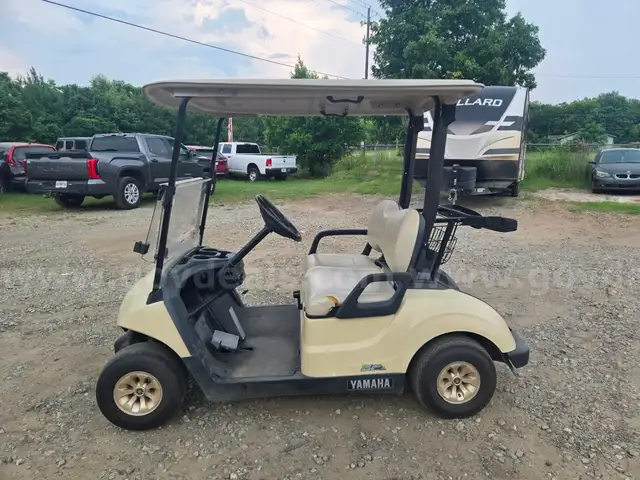 Yamaha Gas Powered Golf Cart