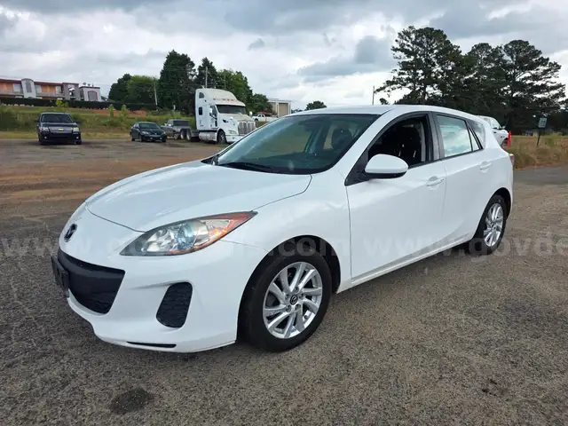 2013 Mazda MAZDA3 i Touring AT 5-Door