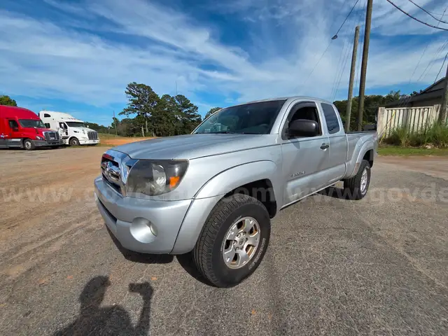 2005 Toyota Tacoma PreRunner Access Cab V6 Automatic 2WD