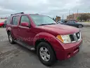 2005 Nissan Pathfinder SE 2WD