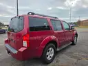 2005 Nissan Pathfinder SE 2WD