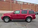 2005 Nissan Pathfinder SE 2WD