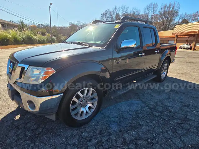2011 Nissan Frontier SL Crew Cab 2WD