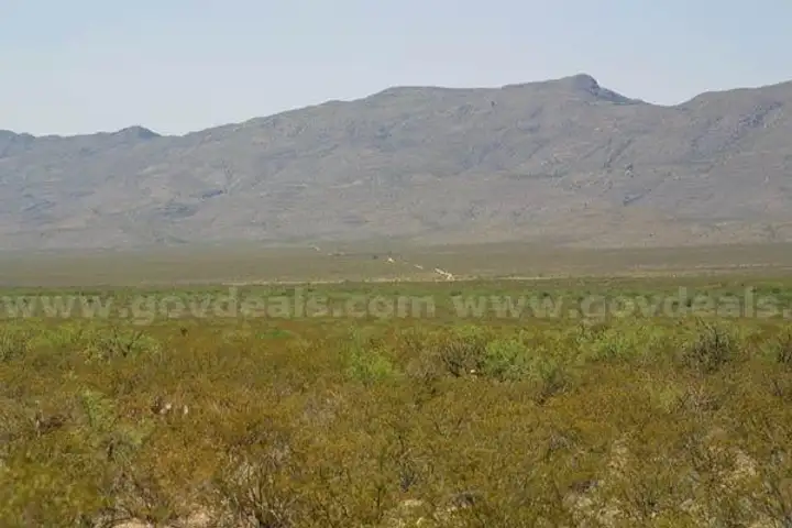 10 acres South of Dell City Texas, Just East Off Paved FM 1111, Nice Terrain