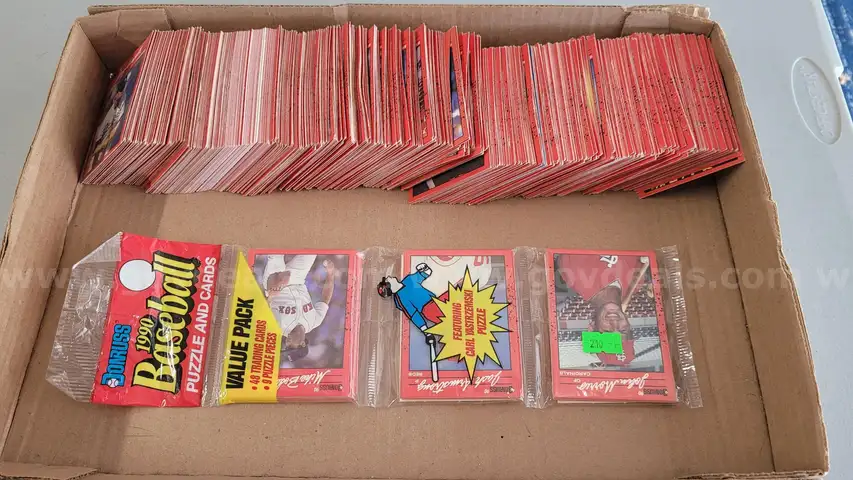 Hundreds of Old 1990 Donruss Baseball Cards