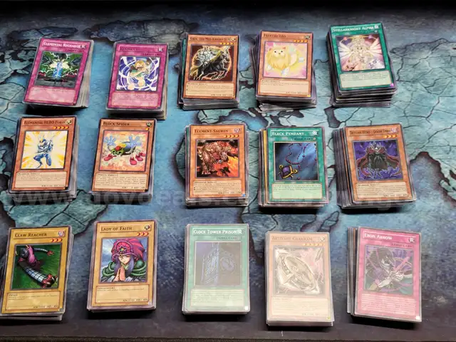 Huge Lot of Yugioh Cards - 1000+