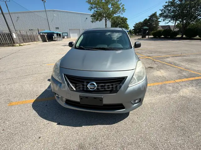 2013 Nissan Versa 1.6 S 5M