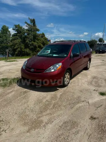 2009 Toyota Sienna LE FWD 7 Passenger