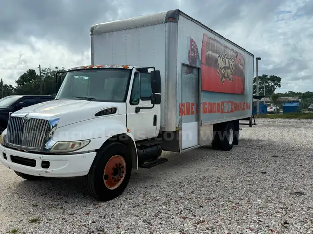 2005 International 4200