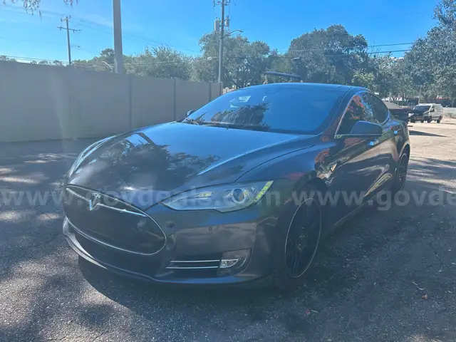 2015 Tesla Model S