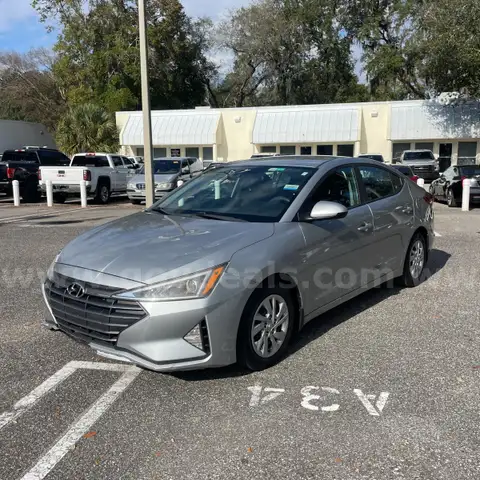 2020 Hyundai Elantra SE 6AT