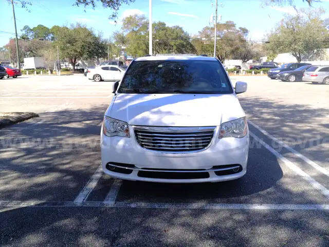 2016  Chrysler Town & Country Touring