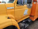1996 Ford F800
