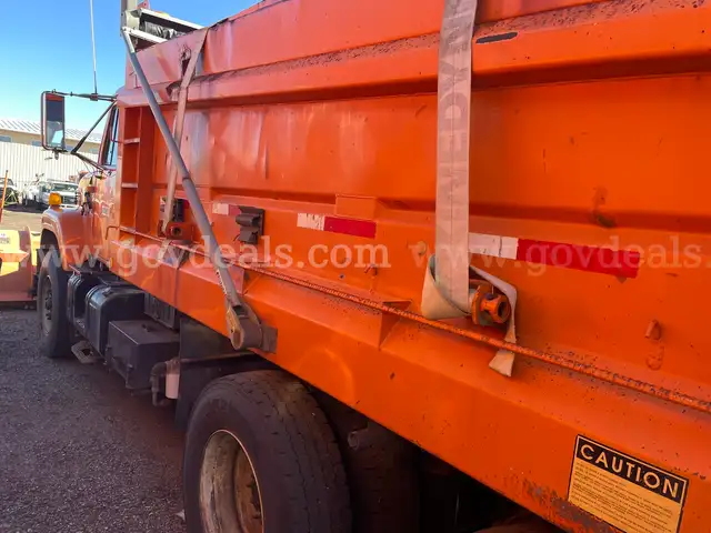 2001 International 2574