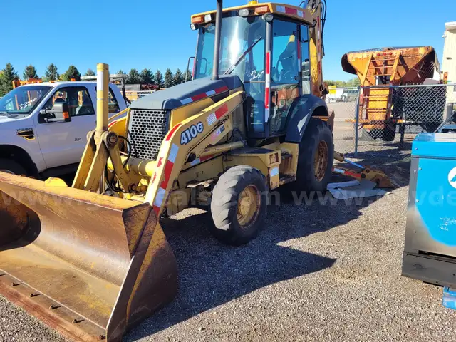 2005 John Deere 410G Loader
