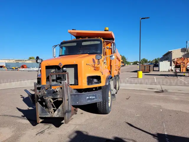 2005 International 5600i