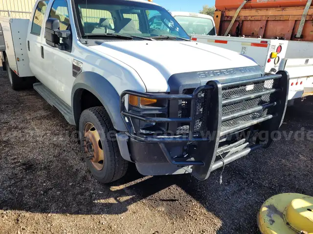 2008 Ford F-450 SD XL with utility box bed
