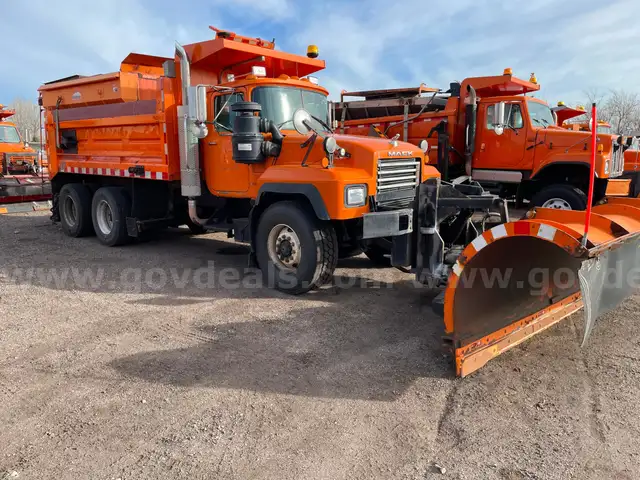 1998 Mack RD688S Plow Truck
