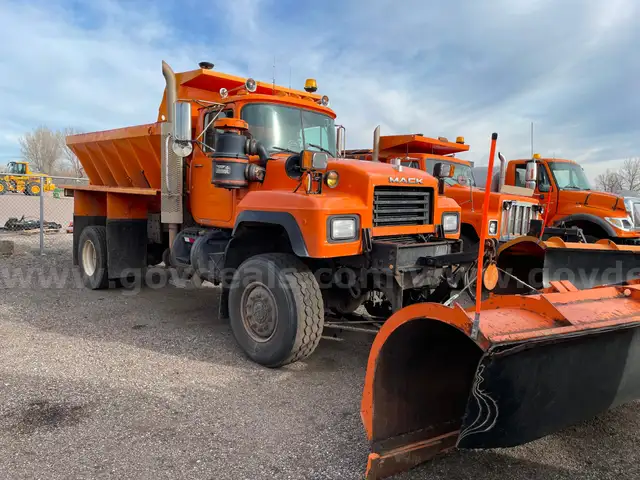 1999 Mack RD688P Plow Truck