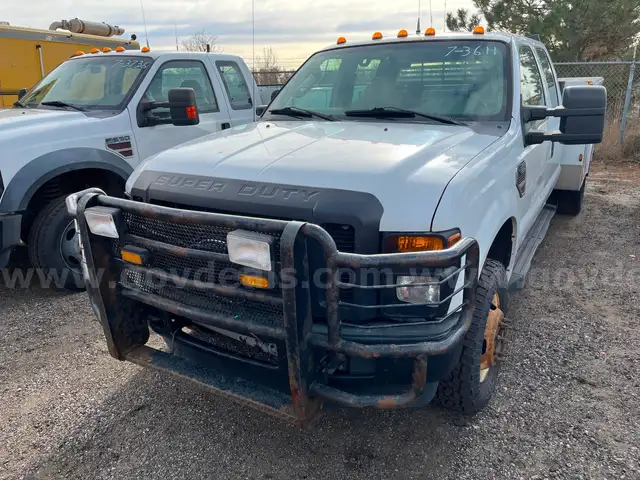 2008 Ford F-350 SD XL Crew Cab DRW 4WD