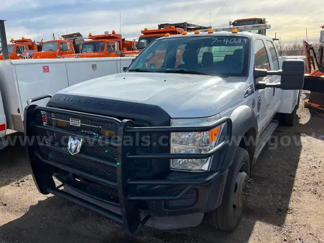 2011 Ford F-450 SD XL 2WD w/ Utility Bed