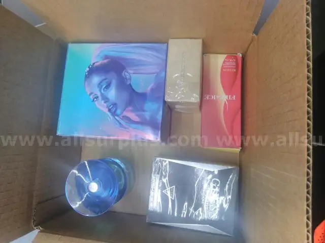 BUNDLE PACK! Assortment of Ariana Grande Cloud, burberry for Women, GUESS